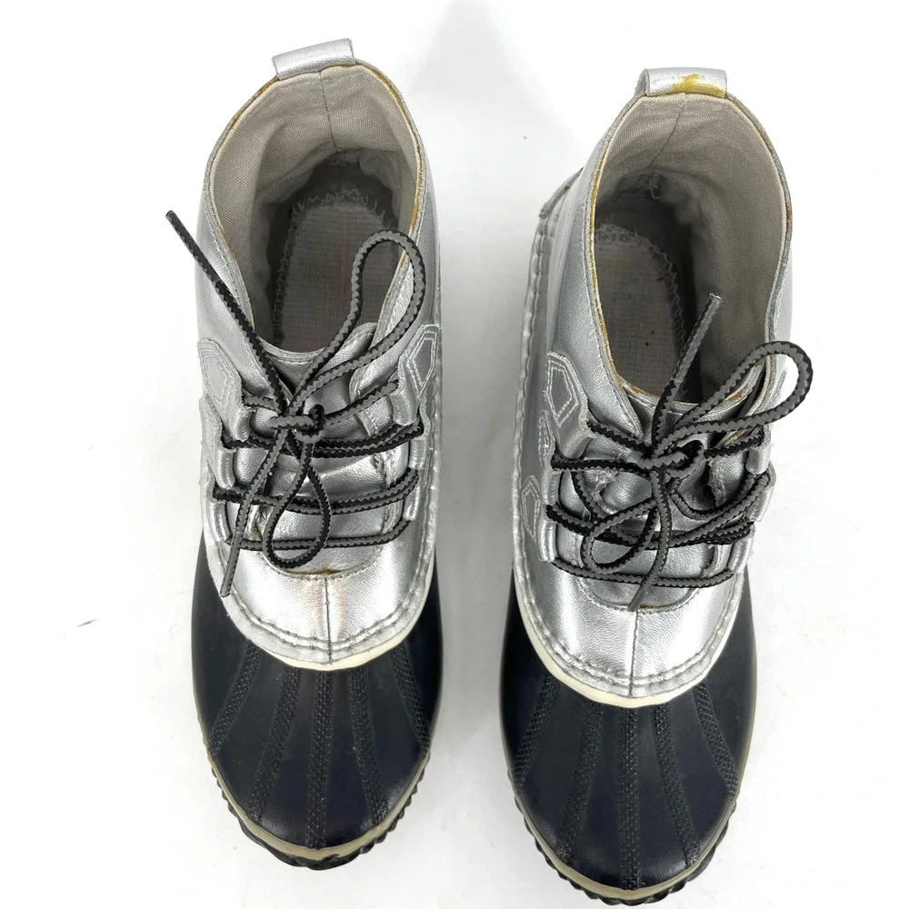 Sorel Women's Out n About Waterproof Winter Boots Silver Black Lace Up Ankle 9.5